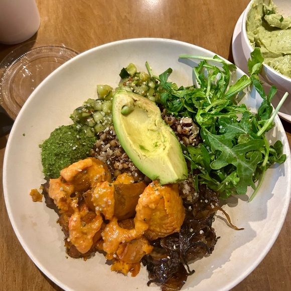 Meet your Posher, Shanna - Picture 3 of 11